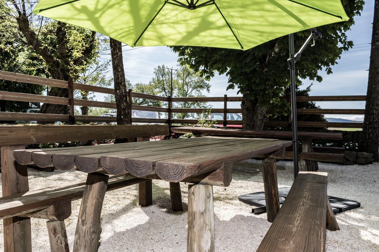 Hotel Saint Pierre Les Sauvages (Rhone) Exterior foto